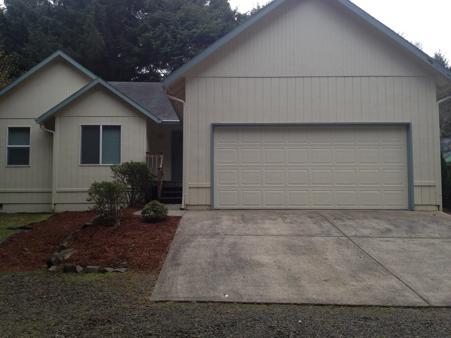 Awesome 3 Bedroom House in SW Lincoln City — Photo 1