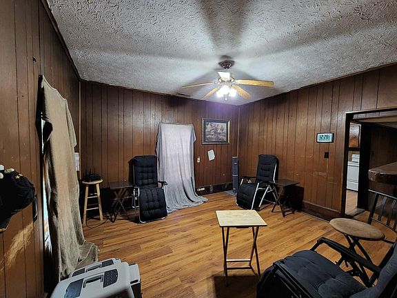 3rd image of 710 W Cates St