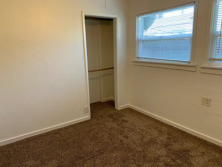 669 E 8th St #1/2 — Photo 7
