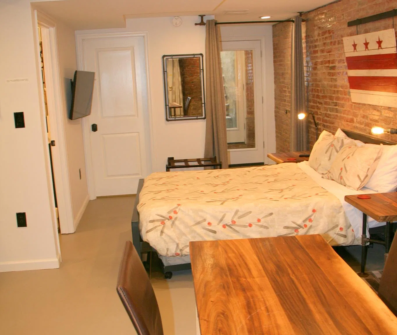 Studio, 500 sqft, $2,150 — Photo 4