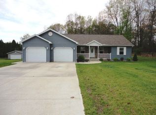 8449 E Long Lane Dr, Knox, IN 46534