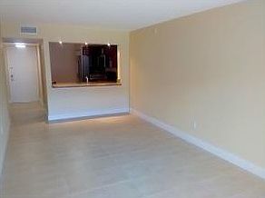 5th image of 20805 NE 8th Ct #10221