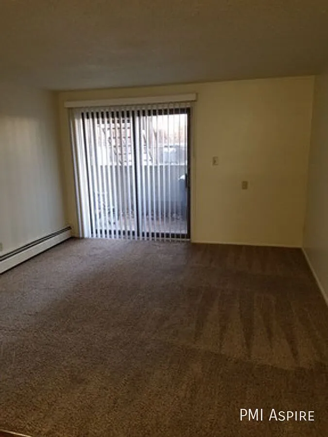 2 Bedroom 1 Bath Apartment in Longmont — Photo 3