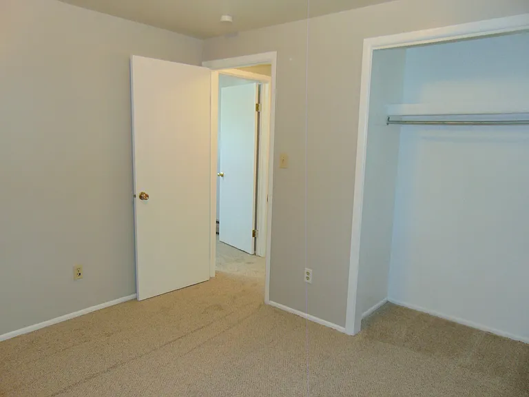 2420 Clearview Ave #3 — Photo 9