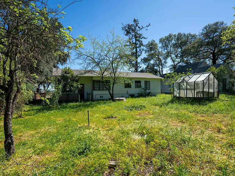 1446 Sulphur Springs Ave — Photo 33