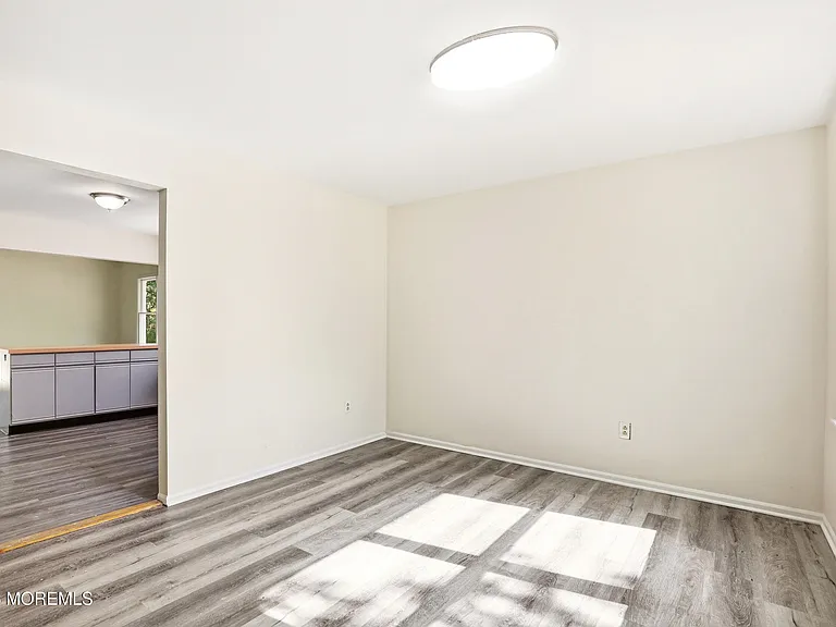 1305 Marshall St — Photo 5