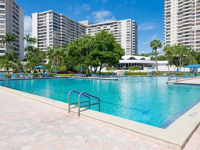 600 Three Islands Blvd #403 — Photo 36