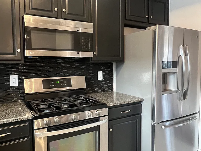 233 Harvest St — Photo 2