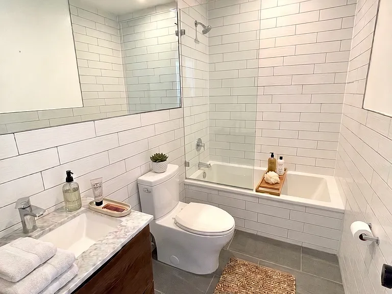 751A Monroe St #2 — Photo 8