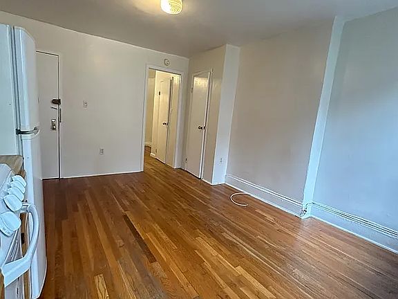 5th image of 420 W 56th St APT 14