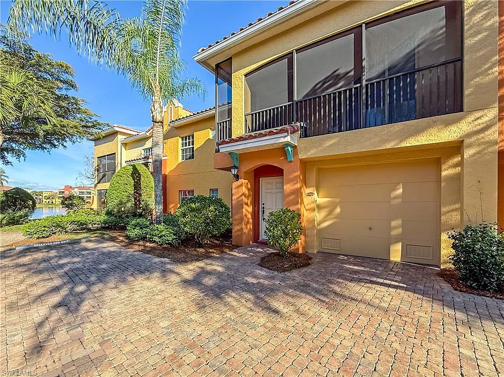 3 bed, 2.0 bath, 1612 sqft, $6,000 — Photo 3