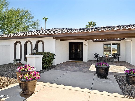 5th image of 3007 E CALAVEROS Drive