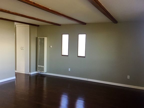 4th image of 4810 Paradise Dr #A