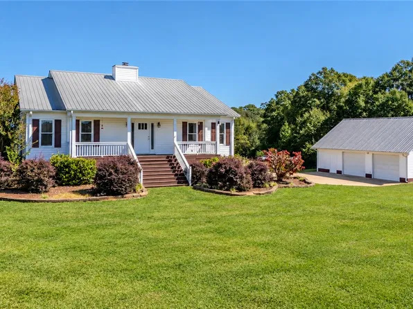 1298 Boggy Branch Rd, Woodruff, SC 29388