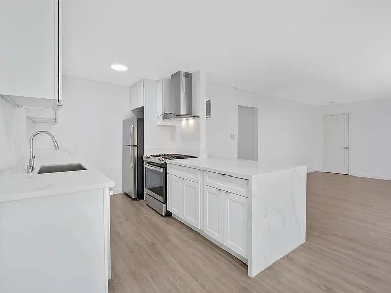 1428 12th St #1428 — Photo 16
