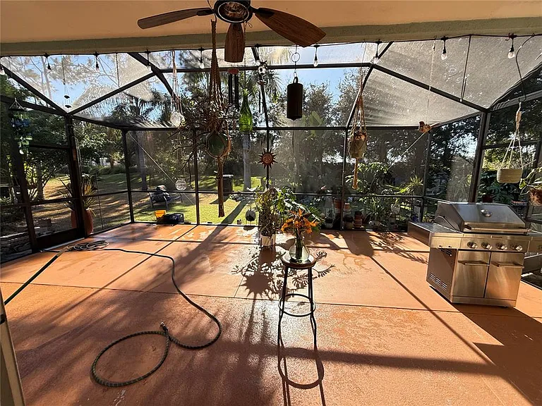 10703 Banfield Dr — Photo 10