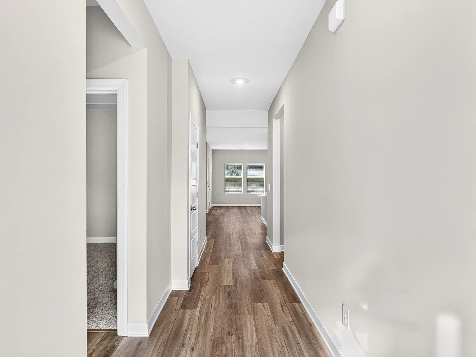 3 bed, 1700 sqft, $1,895 — Photo 2