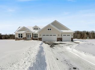 6916 S Raccoon Rd, Canfield, OH 44406