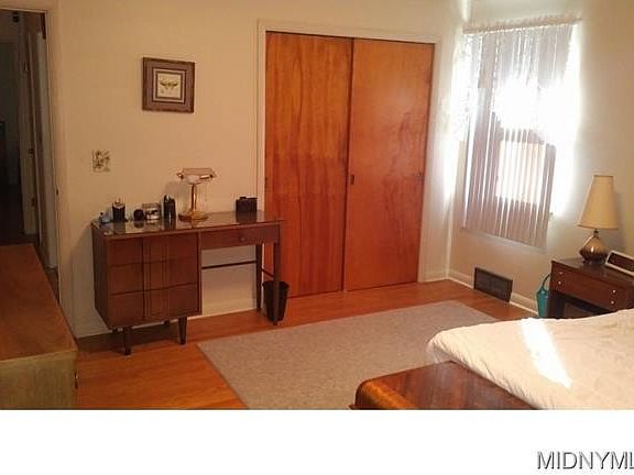 4th image of 1128 Wetmore St