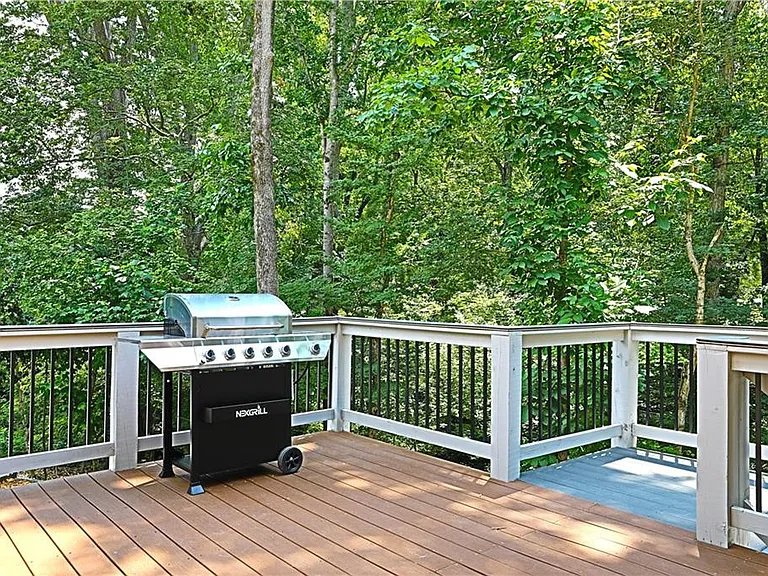 2125 Clay Rd — Photo 9