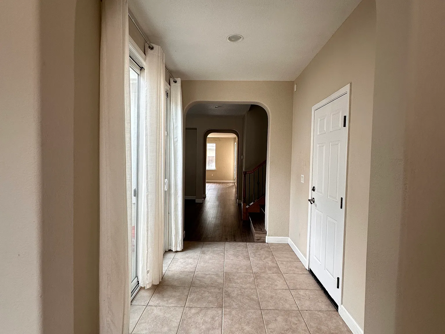 4 bed, 2.5 bath, 2796 sqft, $3,250 — Photo 4