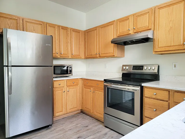 77 Regent Ave — Photo 12