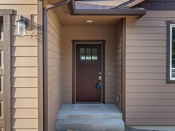 2nd image of 4921 E 16th Ln