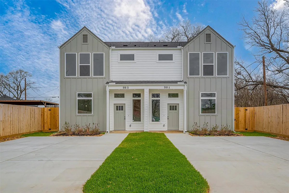 Building Photo - 918 Saint Clair St #B