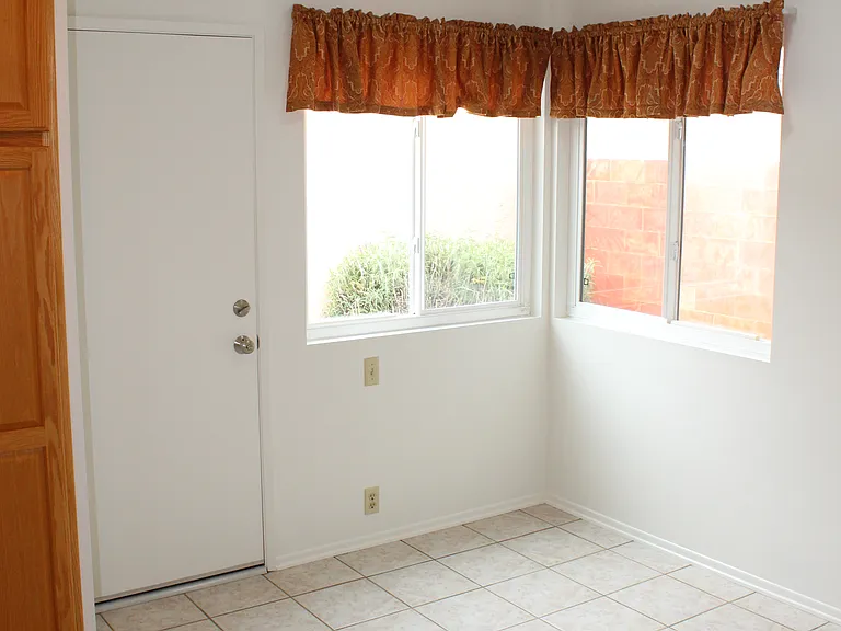 150 Duke Ave — Photo 17