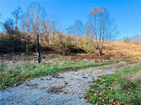 2043 Southern Rd, Norwich, OH 43767