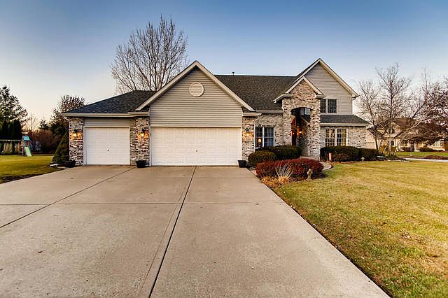 1st image of 1221 Hunter Dr