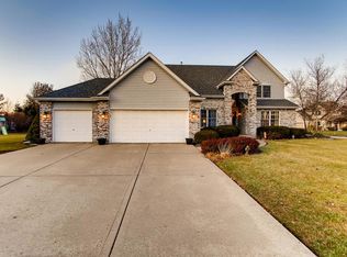 1221 Hunter Dr, Shorewood, IL