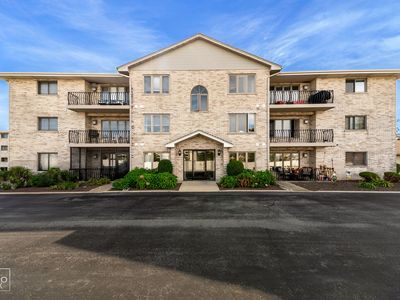 6680 183rd St APT 3A, Tinley Park, IL, 60477