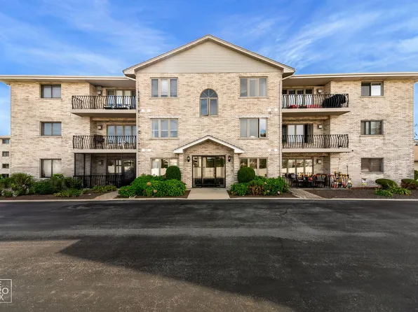 6680 183rd St APT 3A, Tinley Park, IL 60477