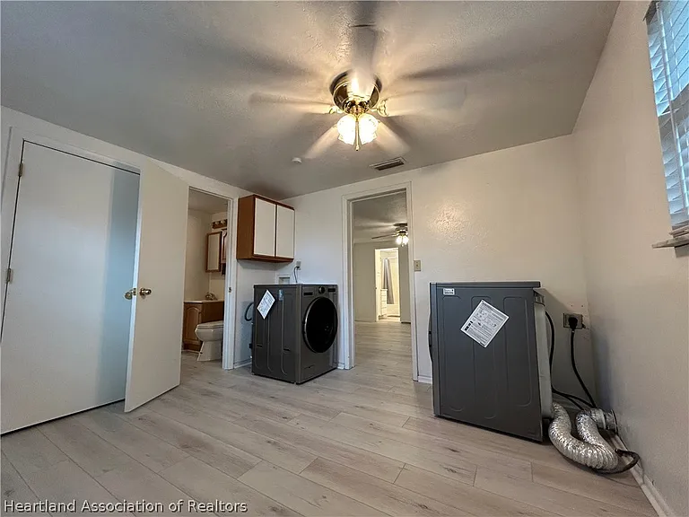 1150 Rialto Ave — Photo 14