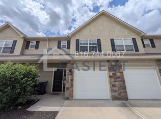3837 NW 94th St, Kansas City, MO 64154