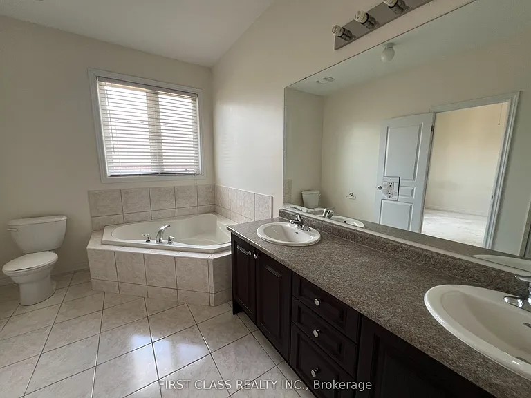 27 William Berczy Blvd — Photo 17