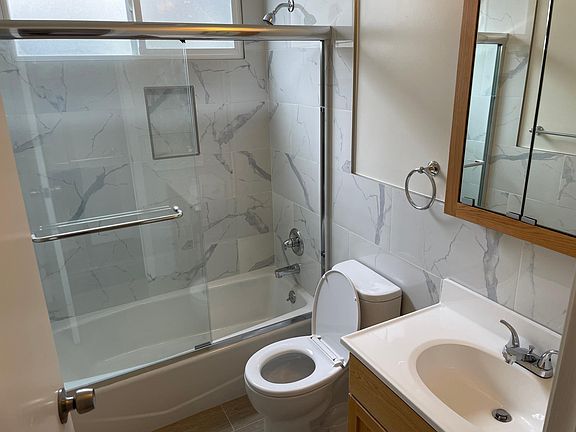 2nd image of 31 Park Manor Dr