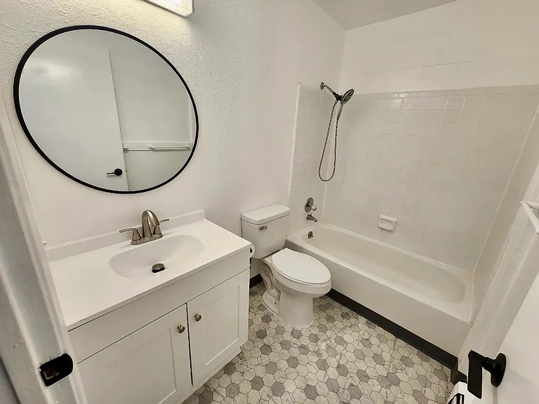 12401 Landmark St #8 — Photo 8