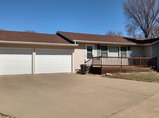 121 Park Dr, Valley Springs, SD 57068