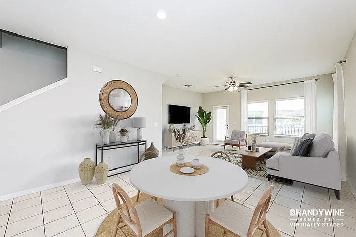 3 bed, 3.0 bath, 1864 sqft, $2,105 — Photo 3