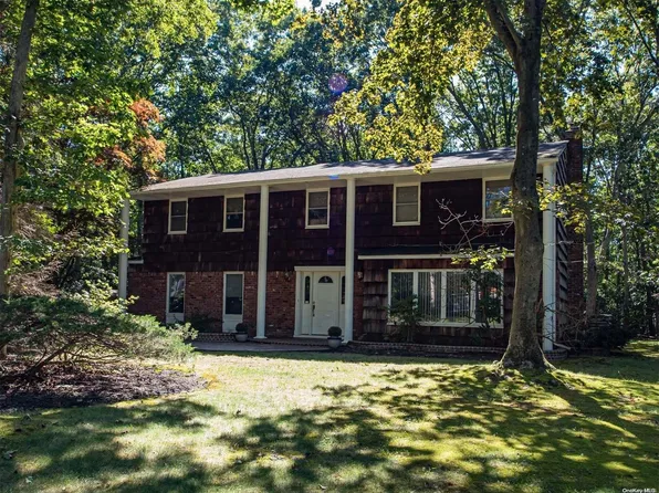 31 Highland Boulevard, Dix Hills, NY 11746