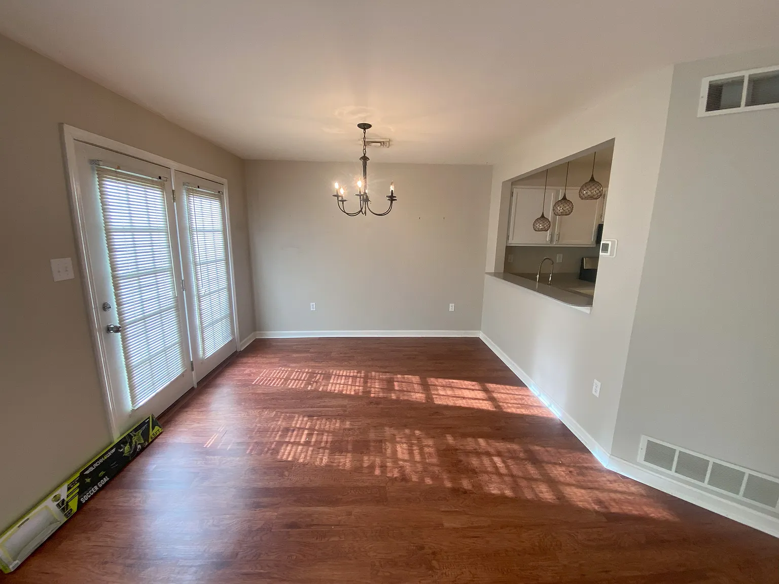 3 bed, 2.5 bath, 1543 sqft, $1,925 — Photo 4