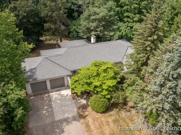 303 Four Mile Rd NW, Comstock Park, MI 49321