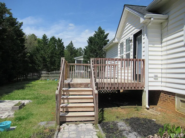 324 Springside Dr — Photo 4