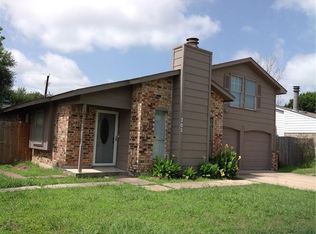 702 Leedsfield Ct, Arlington, TX 76017