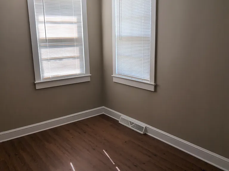 660 Emily Ln — Photo 16