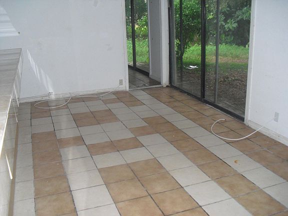 5th image of 2071 SW Greenan Ln