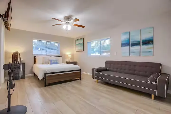 7 bed, 2000 sqft, $1,200 — Photo 4
