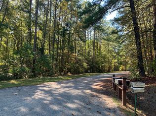Moon Shadow Ln, Louisa, VA 23093
